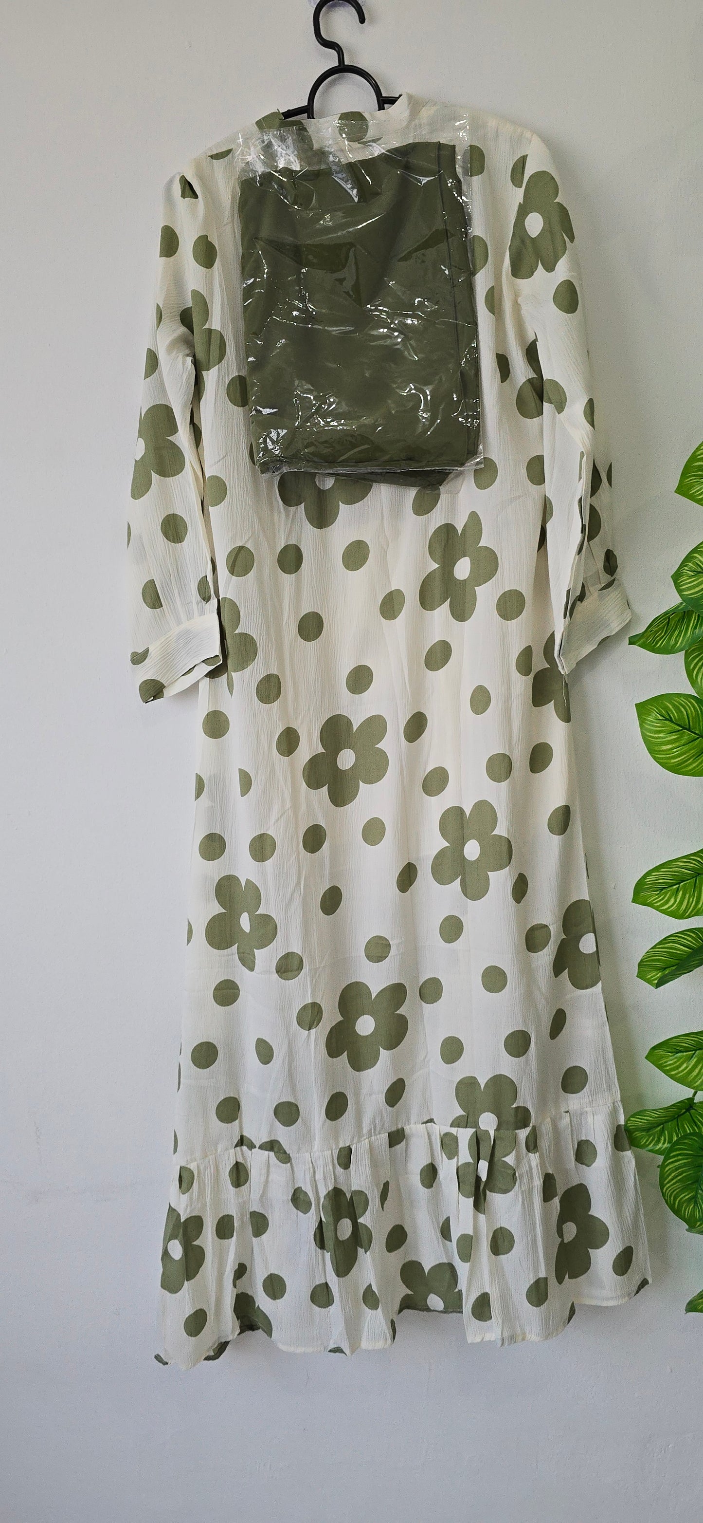 Long Gown with Moja Shawl| Full Sleeve| Green colour|Itemcode-COS021