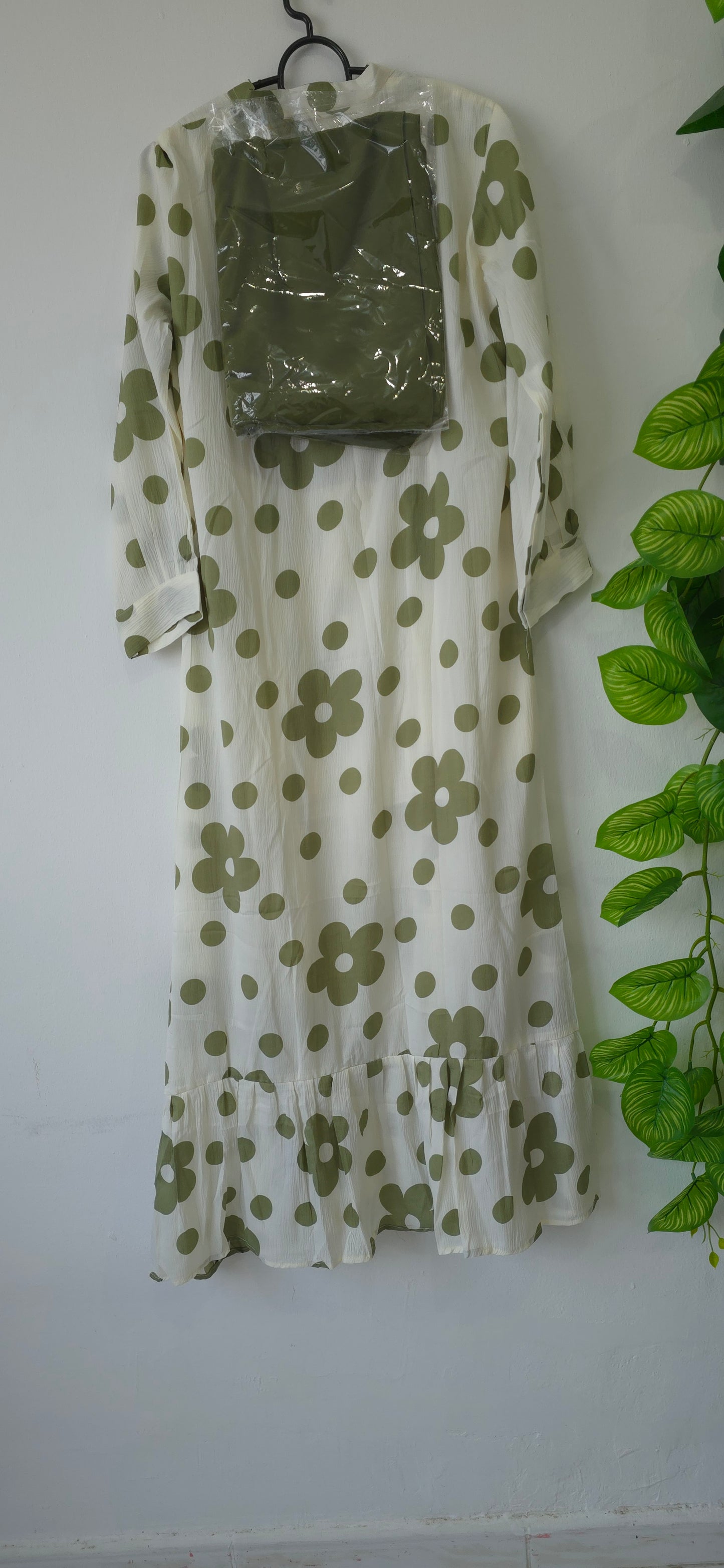 Long Gown with Moja Shawl| Full Sleeve| Green colour|Itemcode-COS021